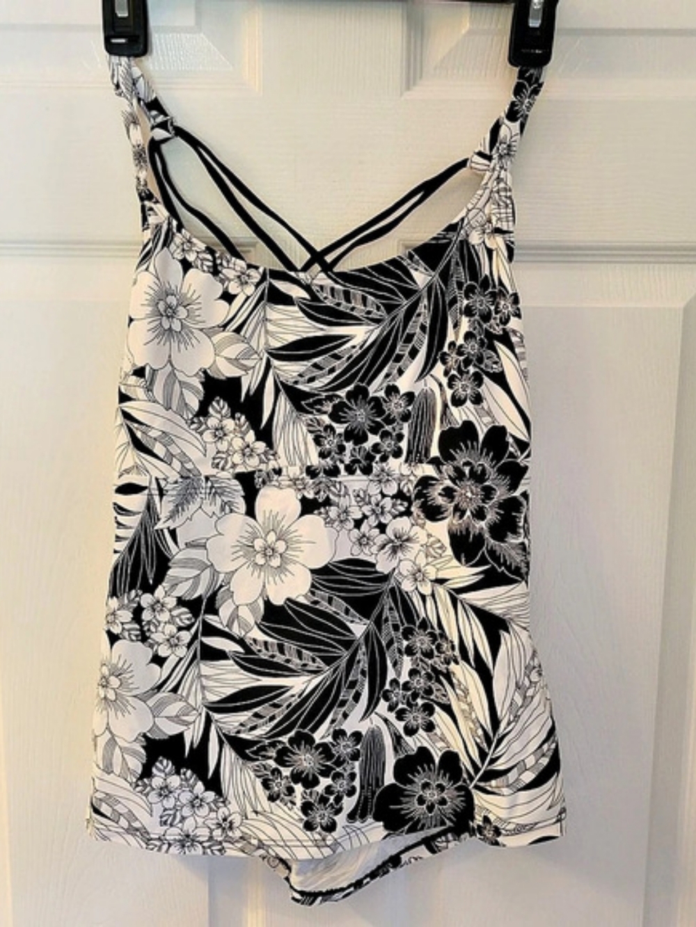 Island Waves Floral Swimsuit Top Black & White - Size 12